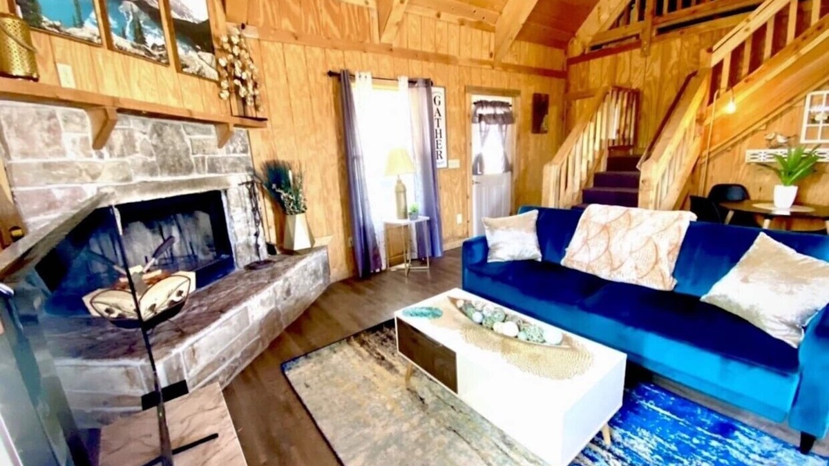 Duchesne Cabin | GLAMOROUS Stylish cabinš« over 2 acres, beautiful views, sleeps 8, washer & dryer