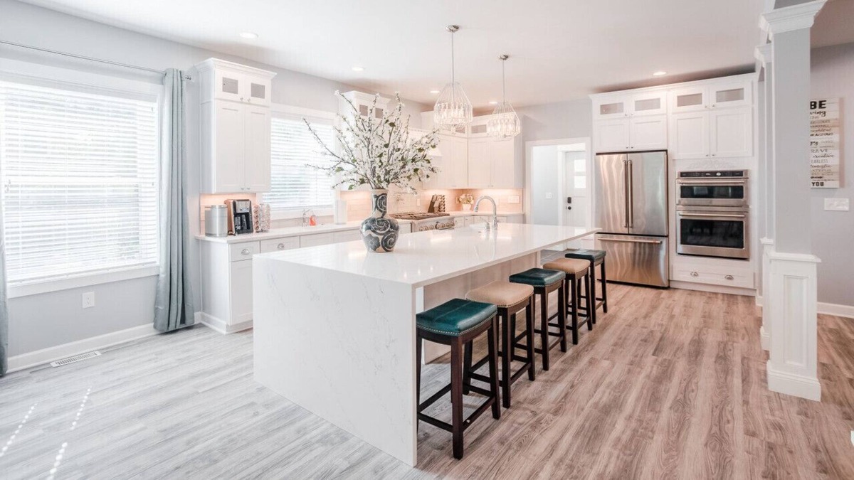 Hyde Park House | Glamorous, Upscale 5B Hyde Park Home w/Outdoor Patio