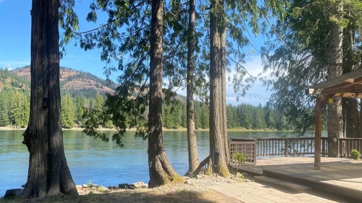 Clark Fork House | Glamping at it's Finest - Riverfront Property
