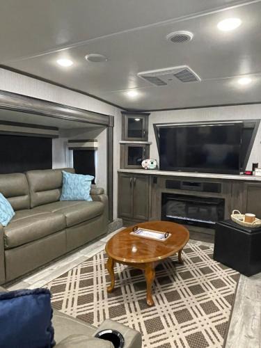 River Ranch Other | Glamping at its best-sleeps 6 with golf cart