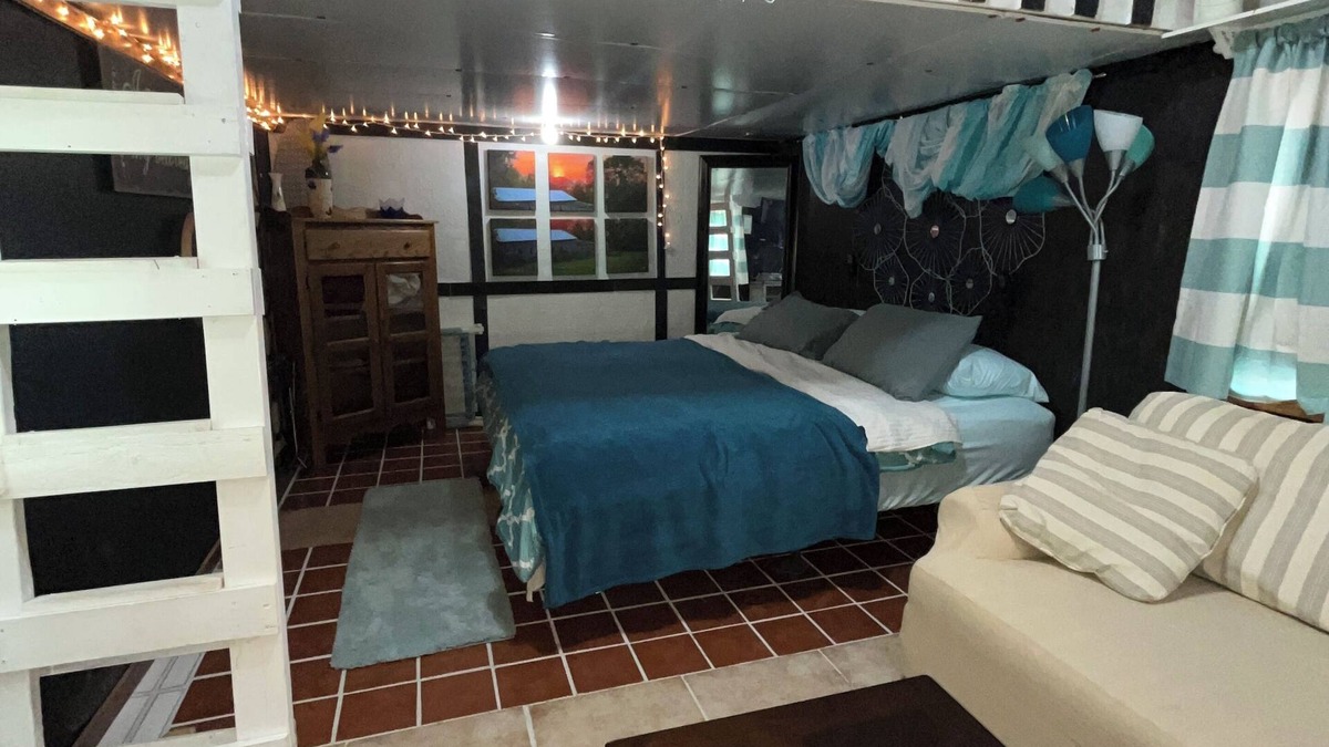 Temple Hill Cottage | Glamping at Peace In The Valley