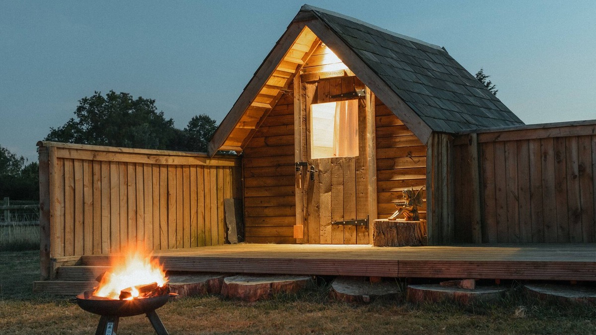 Chippenham House | Glamping at the Retreat Wiltshire is Rural Bliss