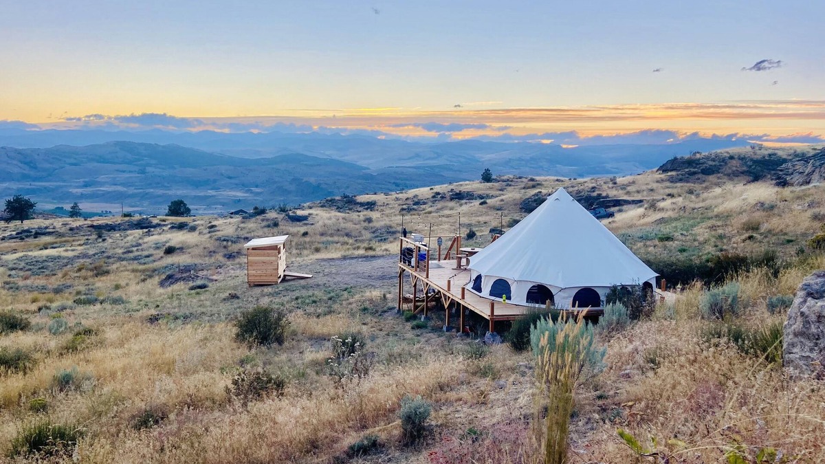 Tonasket RV Rental | Glamping Bell tent with amazing mountain views!