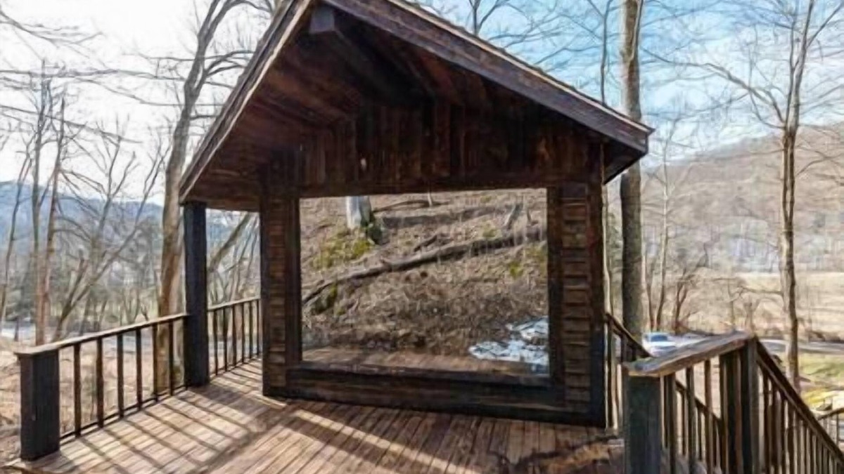 Lynx Cabin | Glamping Cabin | Huge Window | Tree House Feel