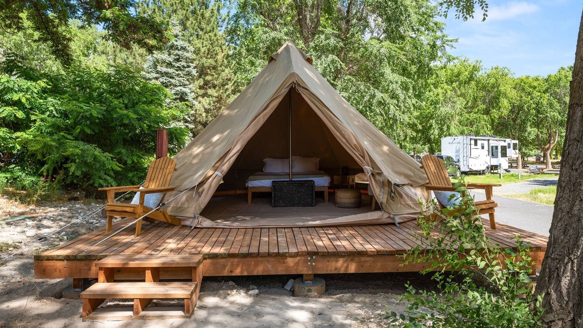 Soap Lake RV Rental | Glamping Comfort & Adventures at Smokiam RV Resort