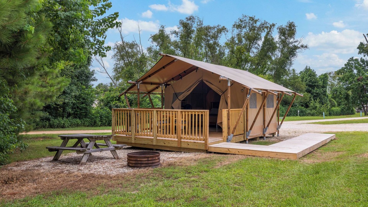 Onalaska RV Rental | Glamping Escape on Lake Livingston