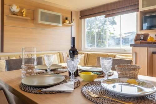 Gondomar House | Glamping Frog Farm