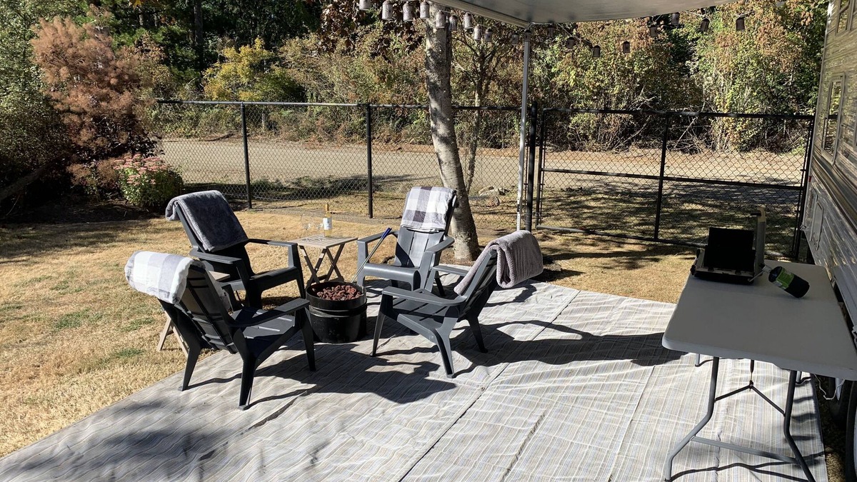 Regional District of Nanaimo House | Glamping Getaway in the country.