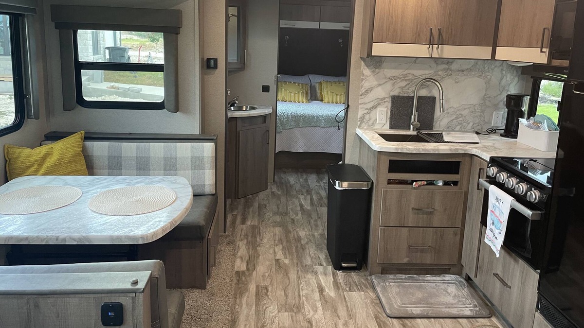 Gonzales House | Glamping in Gonzales at Medina Casita RV!