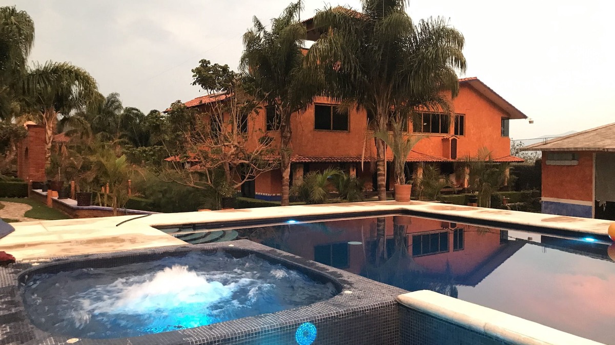 Malinalco Cabin | Glamping in the Green Hills Mansion