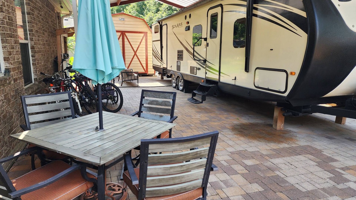 Katy House | Glamping in the Suburbs