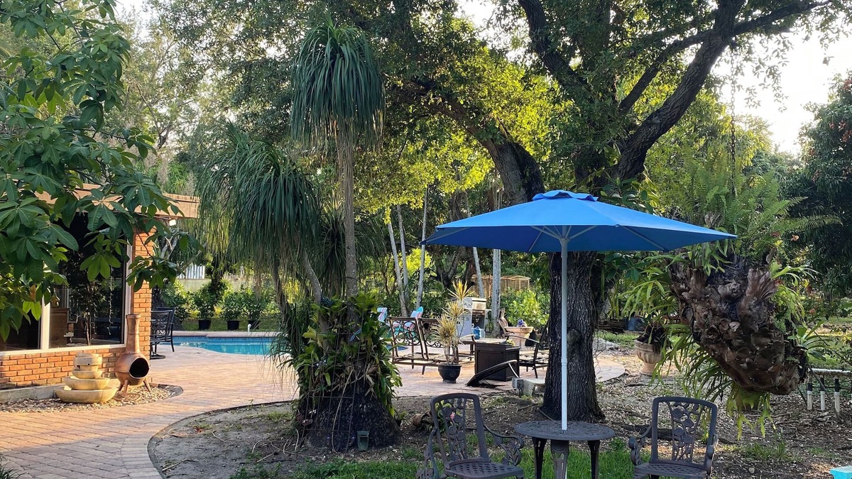 Homestead Apartment | Glamping Miami Farm area RV friendly between Kendall and Key Largo hookup ready!