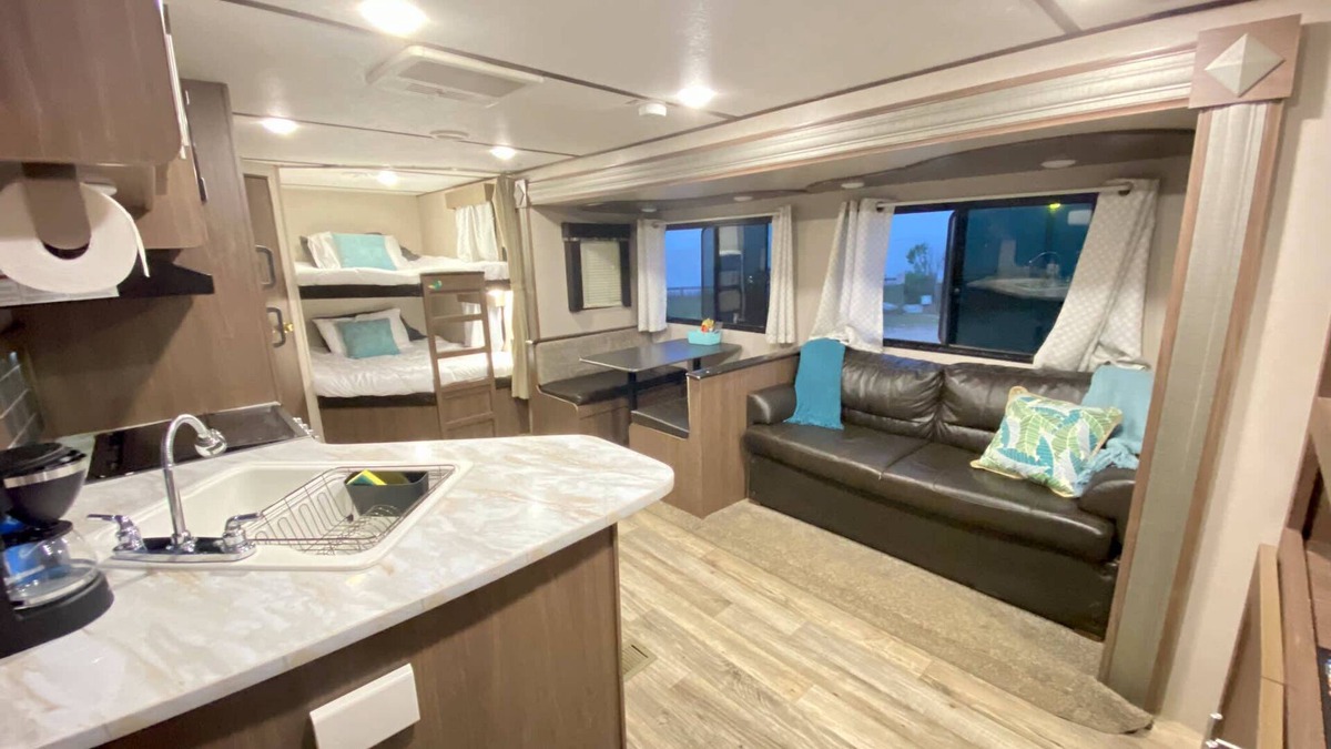 Gilchrist House | Glamping on the Bay with fishing dock