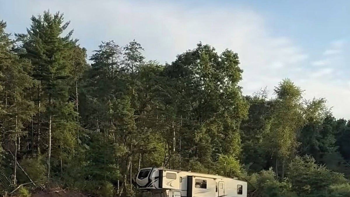 Augusta House | Glamping RV 1 Bed 1 Bath