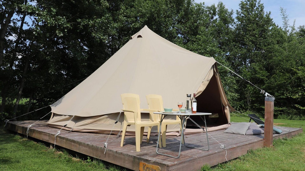 Twijzel House | Glamping Tent in Twijzel near Nature