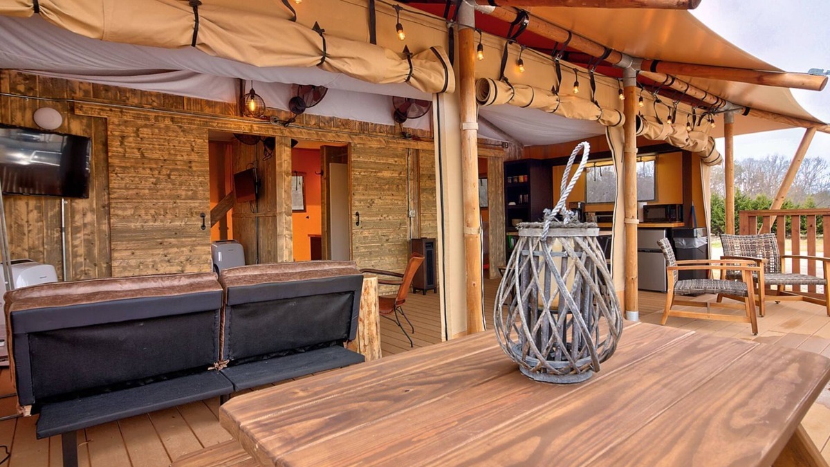 Sevierville RV Rental | Glamping Tent: Sleeps 4, Free Dollywood Tkt & More-Outdoor Pool-Lazy River