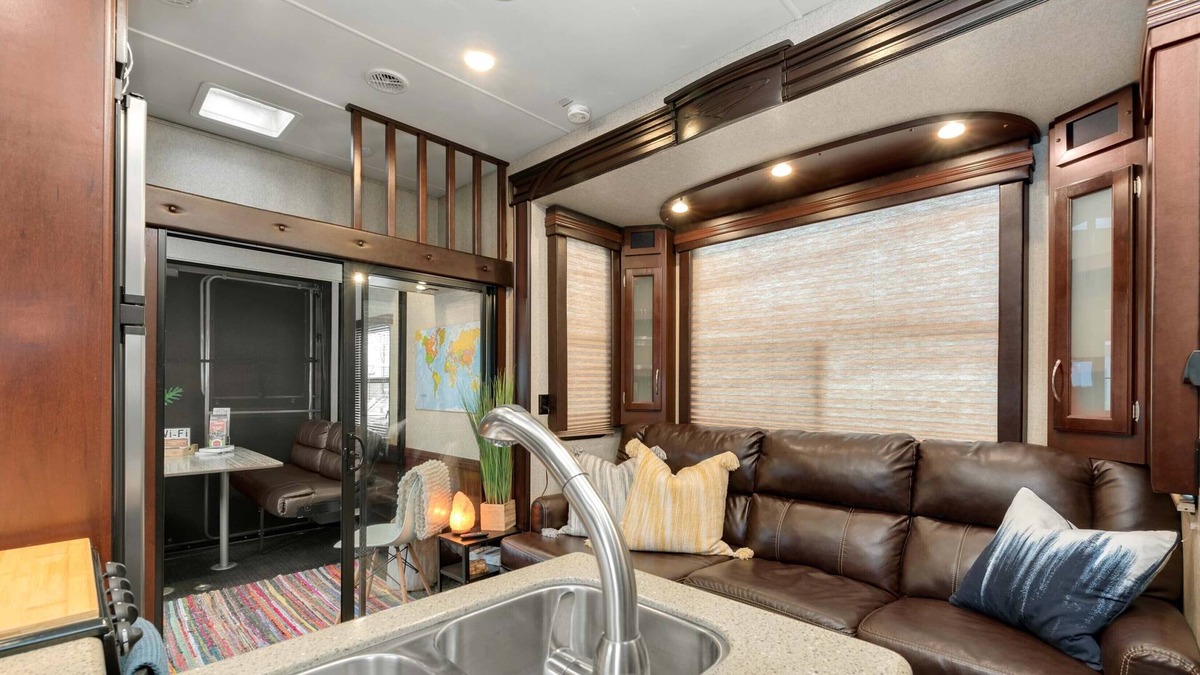 Loveland House | Glamping ~ Walk To Downtown Loveland ~ Fire Pit