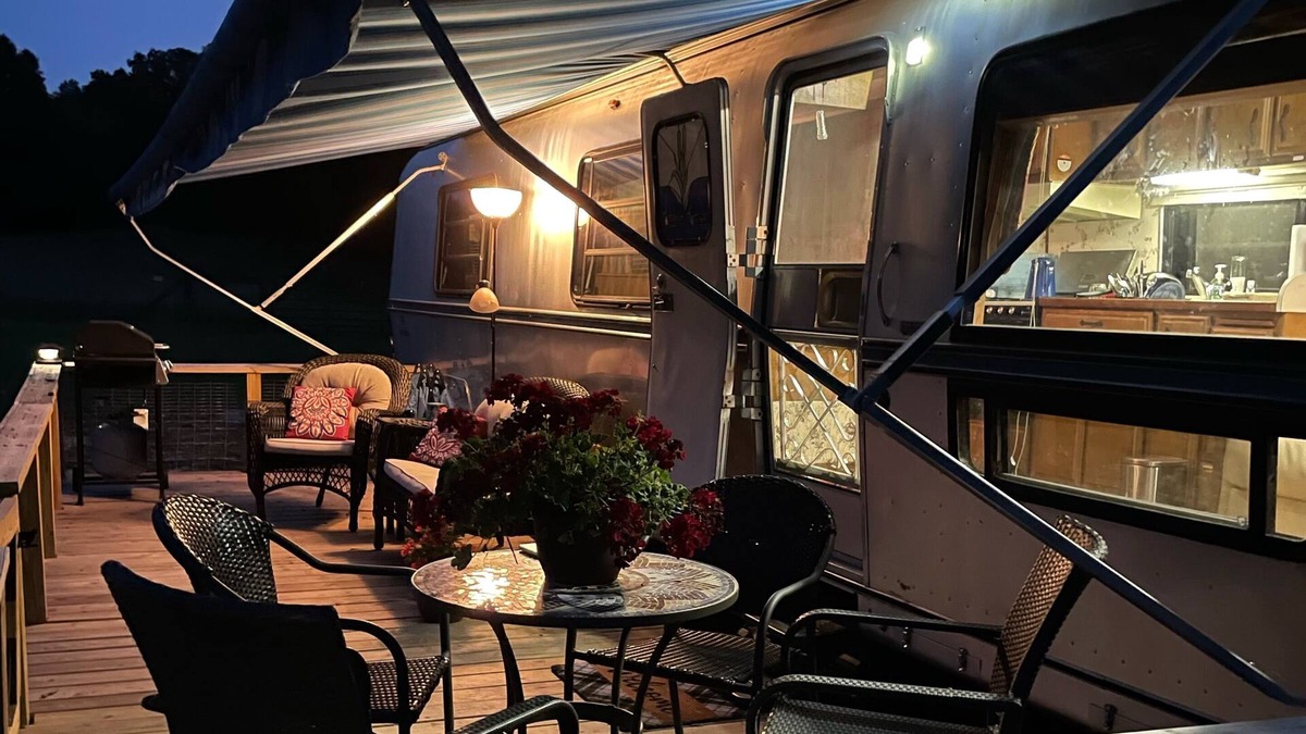 Chickamauga House | Glamping with Donkeys!—The Big Avion