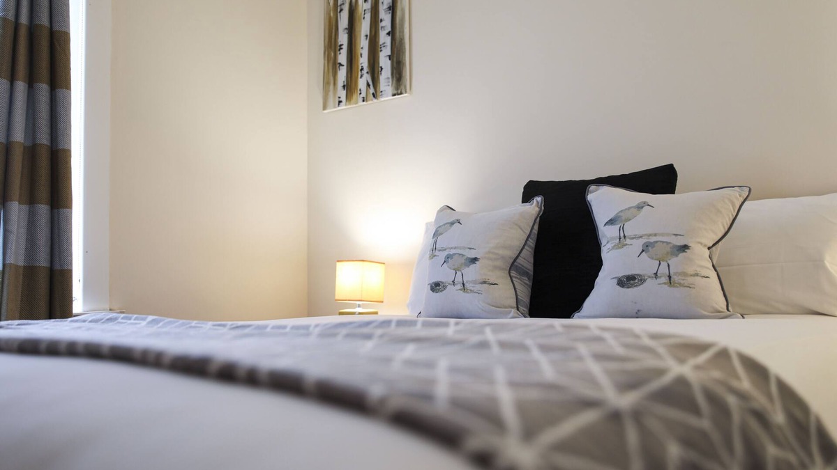 North Glasgow Apartment | Glasgow, 3 Bed Close to City Centre w/Free Street Parking