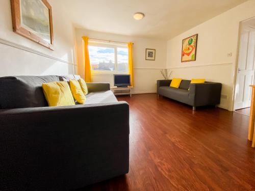 East End Apartment | Glasgow Green Park Home