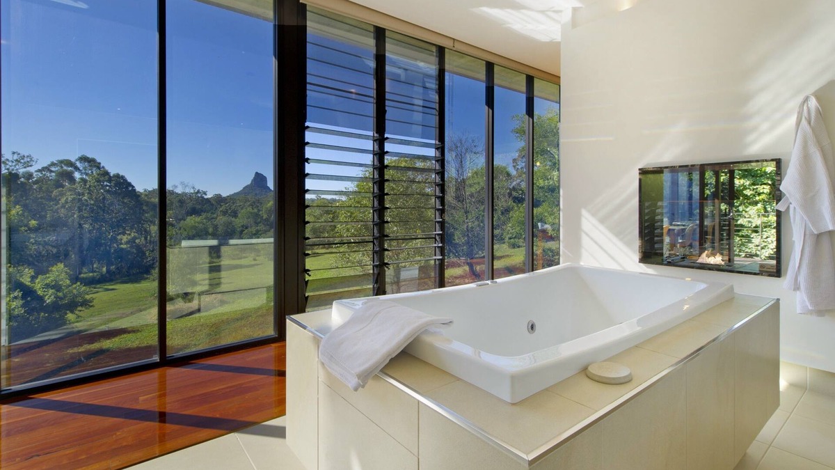 Glass House Mountains Apartment | Glass On Glasshouse
