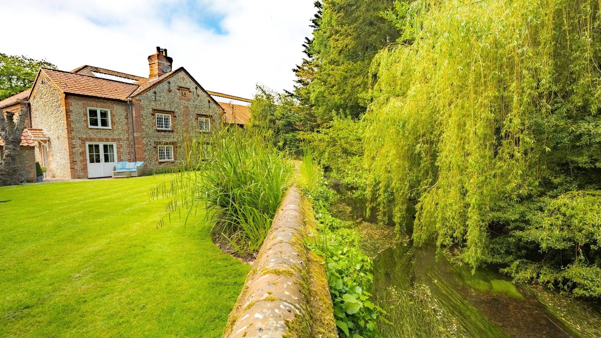 Little Thornage Cottage | Glaven Cottage, Letheringsett, Norfolk