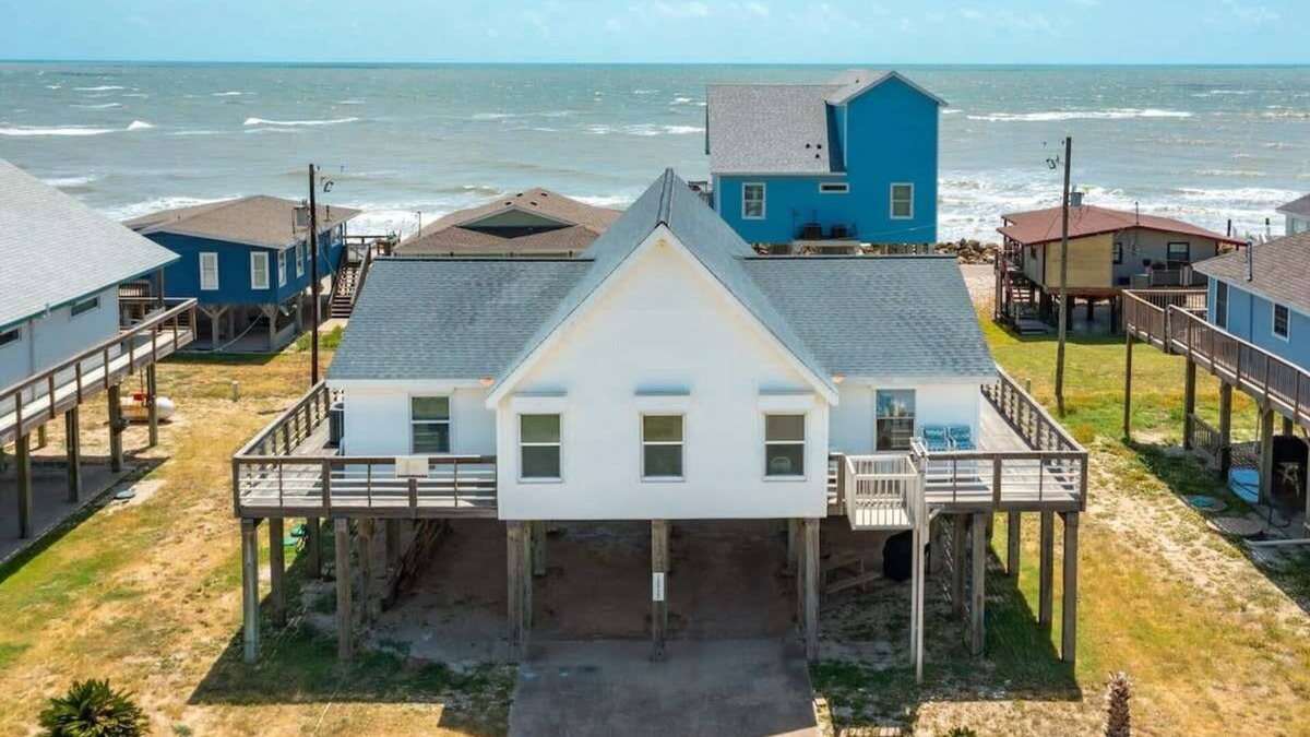 San Luis House | Gleaming Ocean Views From Huge Seaside Deck!