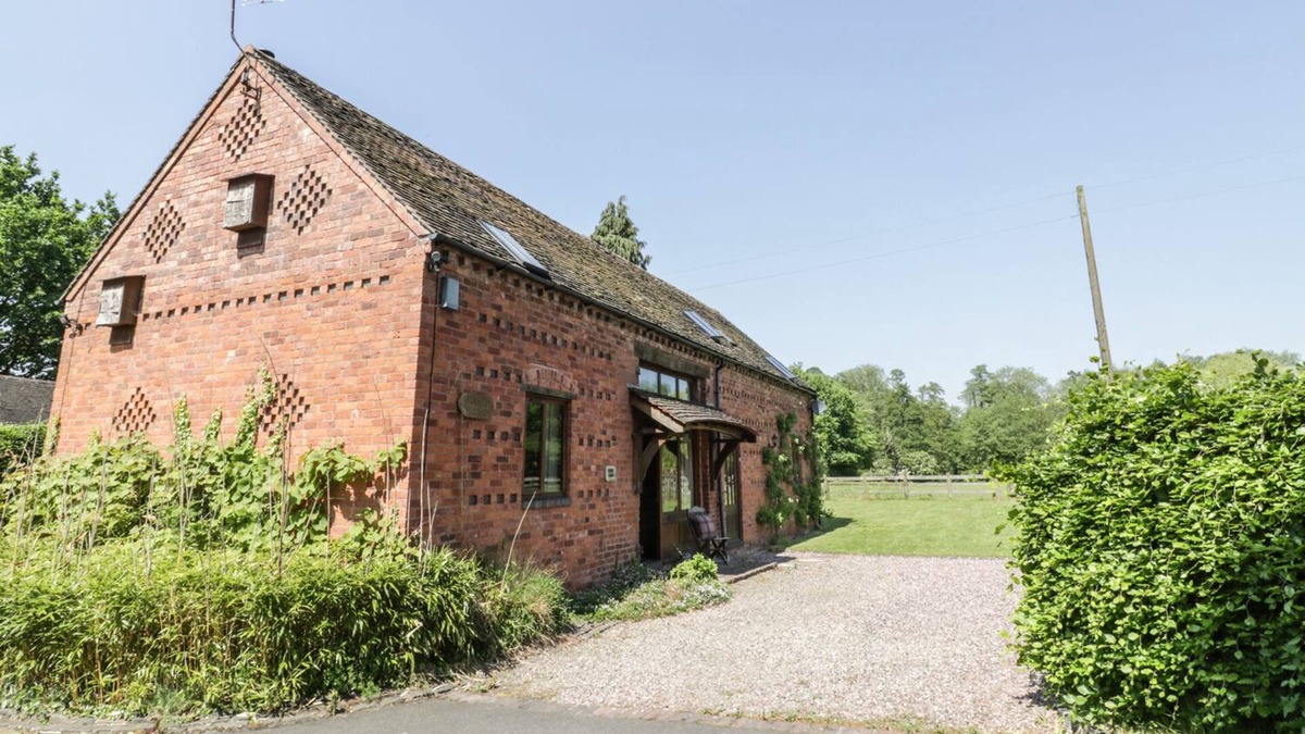 Kidderminster House | GLEBE BARN, pet friendly, luxury holiday cottage in Kidderminster