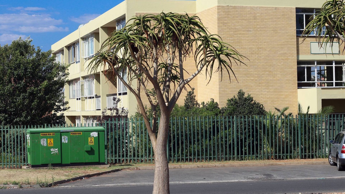 Kempton Park Apartment | Glen Avion Vacation Home less than 10 minutes from O.R Tambo airport