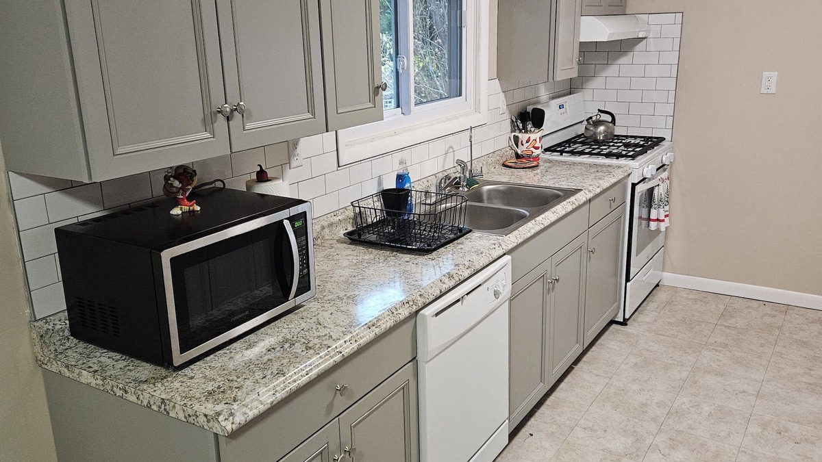 Glen Burnie House | Glen Burnie Hideaway - Pet friendly with easy access to multiple attractions.