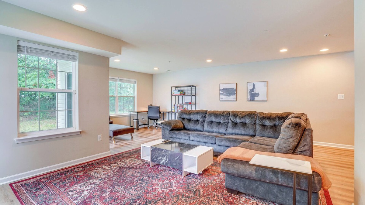 Glen Burnie House | Glen Burnie Vacation Rental w/Private Deck!