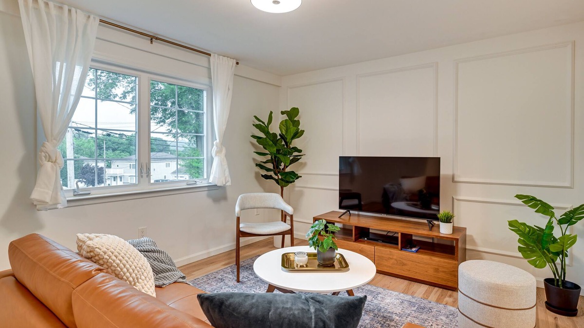 Glen Cove Apartment | Glen Cove Vacation Rental < 1 Mi to Downtown!