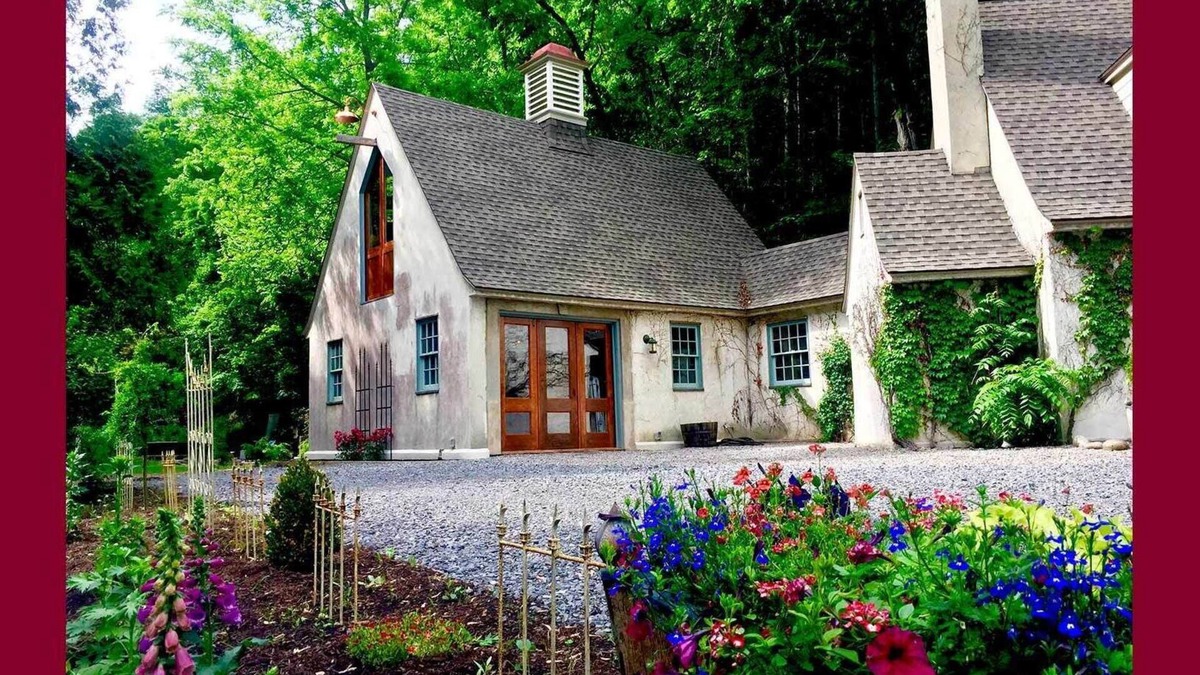 Naples House | Glen Hollow: Luxury Living with Private Waterfall