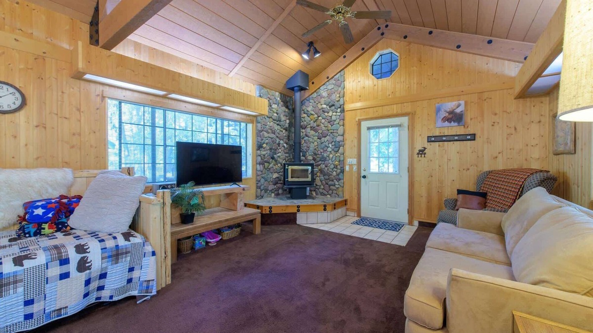 Eureka Cabin | Glen Lake Cabin in the Woods
