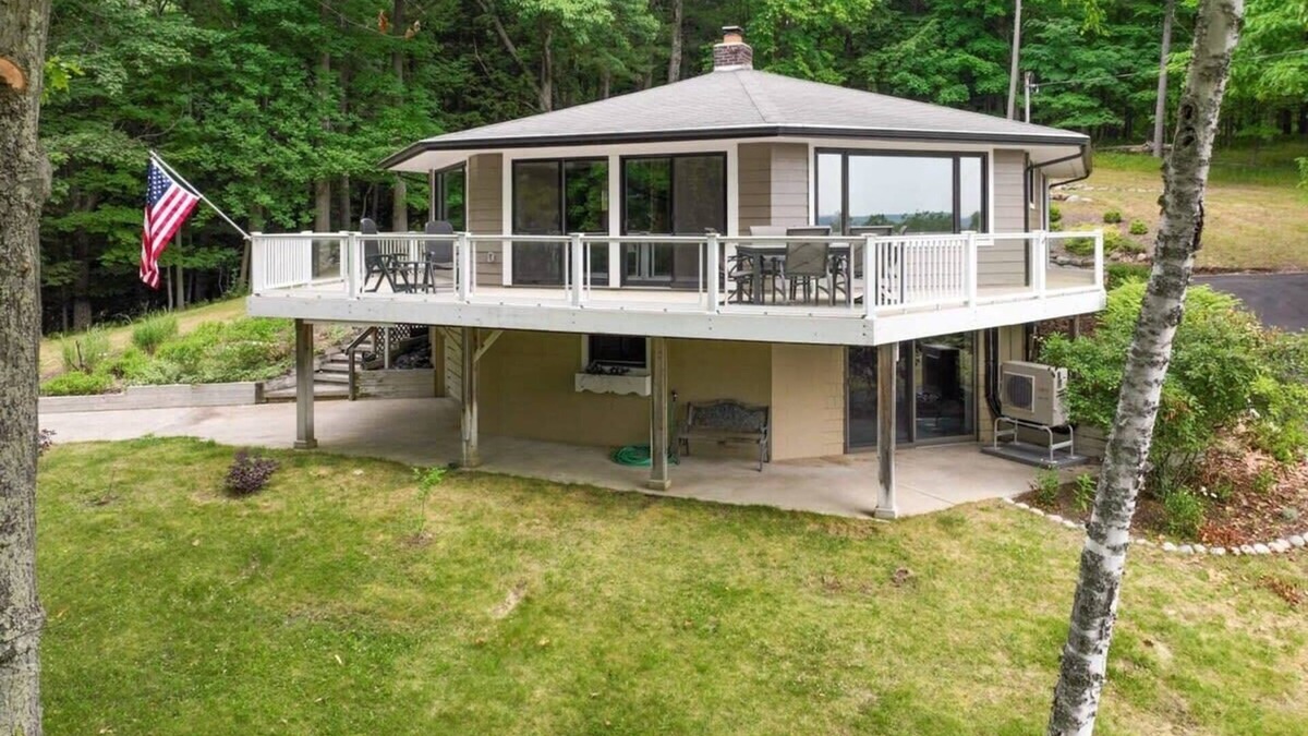 Empire House | Glen Lake Ridge Summa
