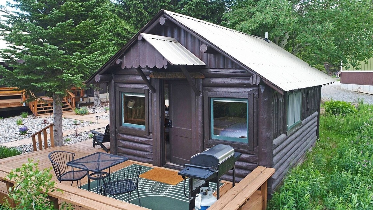 Lazy Acres Cabin | Glen's Cabin - Roam Property Management