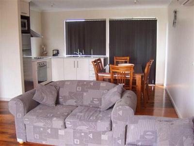 Strahan Apartment | Glenaire apartments at Pontifex