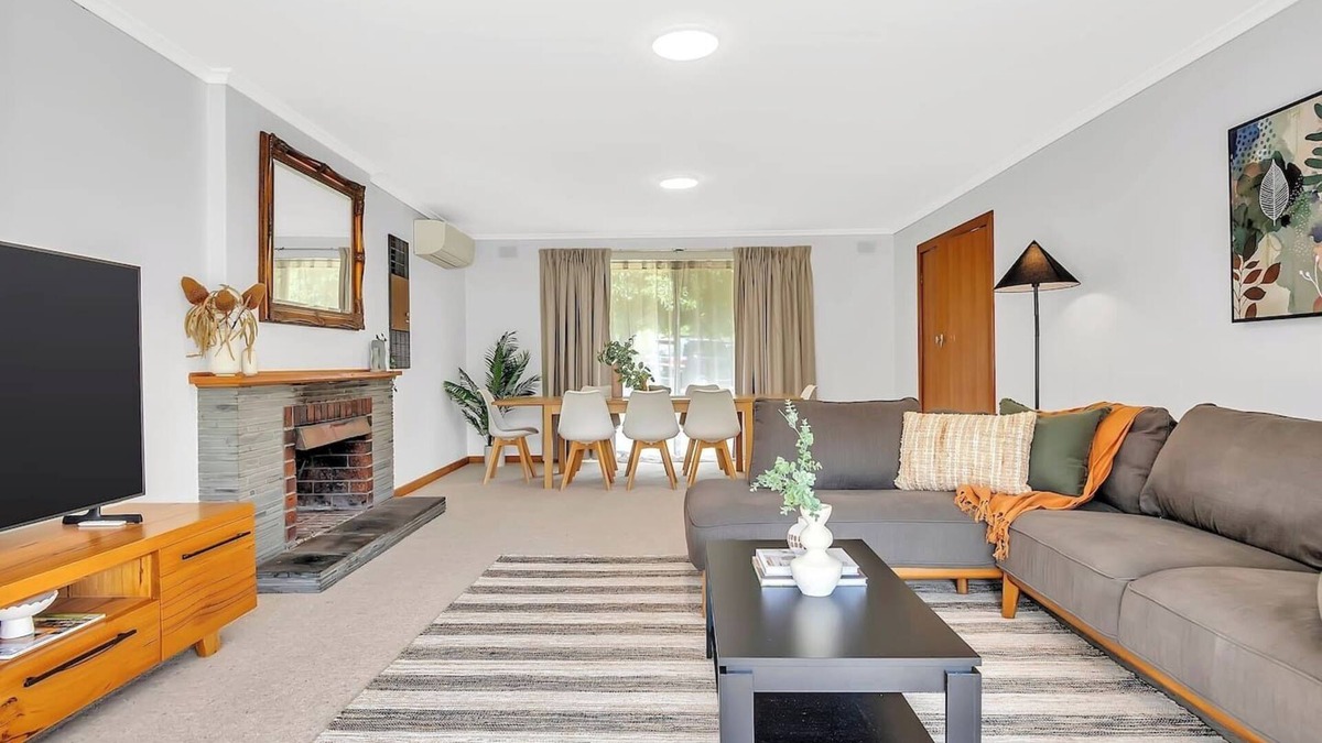 Ironbank House | Glenalvie in the Hills A Peaceful Semi Rural Haven