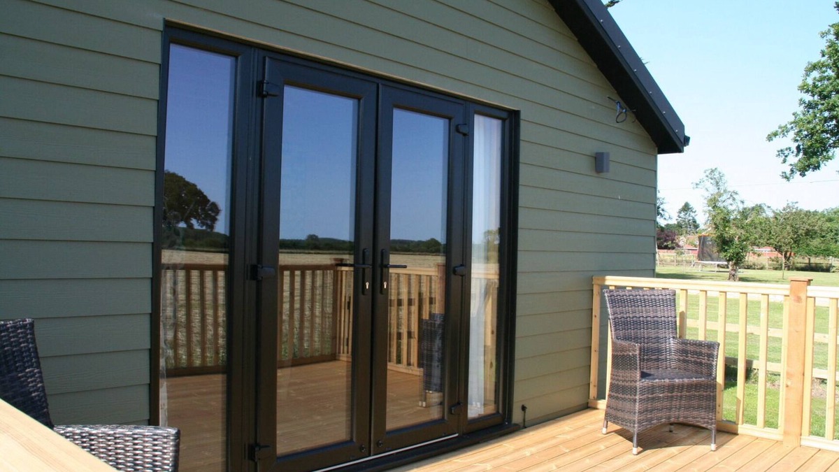 East Dereham Cabin | Glencraig - Cabin Hideaways Ltd