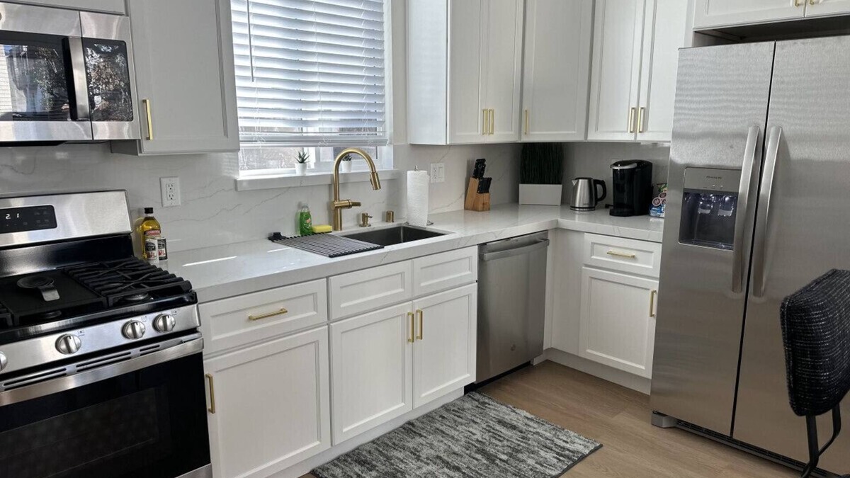 Glendale House | GLENDALE GEM: MODERN 2BR HOUSE BUILT in 2024 w/GARAGE & PRIVATE PATIO p77