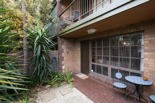 Glenelg North House | Glenelg North " Home Away From Home"