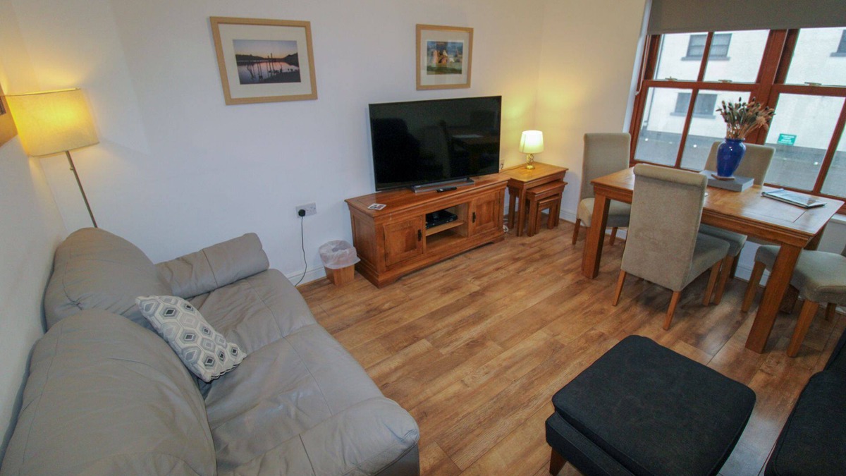 Keswick Cottage | Glenmore Hewetson Court Keswick - a cottage that sleeps 4 guests in 2 bedrooms