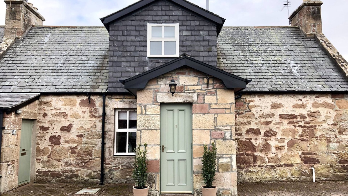 Dornoch Cottage | GLENMUIR COTTAGE, family friendly, with open fire in Dornoch