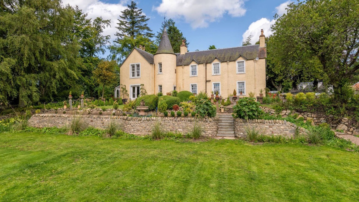 Kirriemuir House | Glenquiech House by Interhome