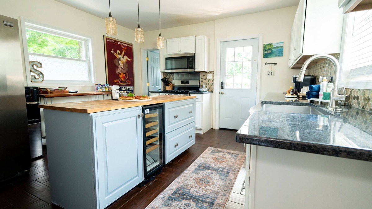 South Glens Falls House | Glens Falls walk to Downtown, nearby Saratoga & Lake George