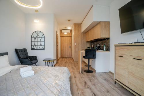 Katowice Apartment | Global Park 22th View Studio by BookingHost