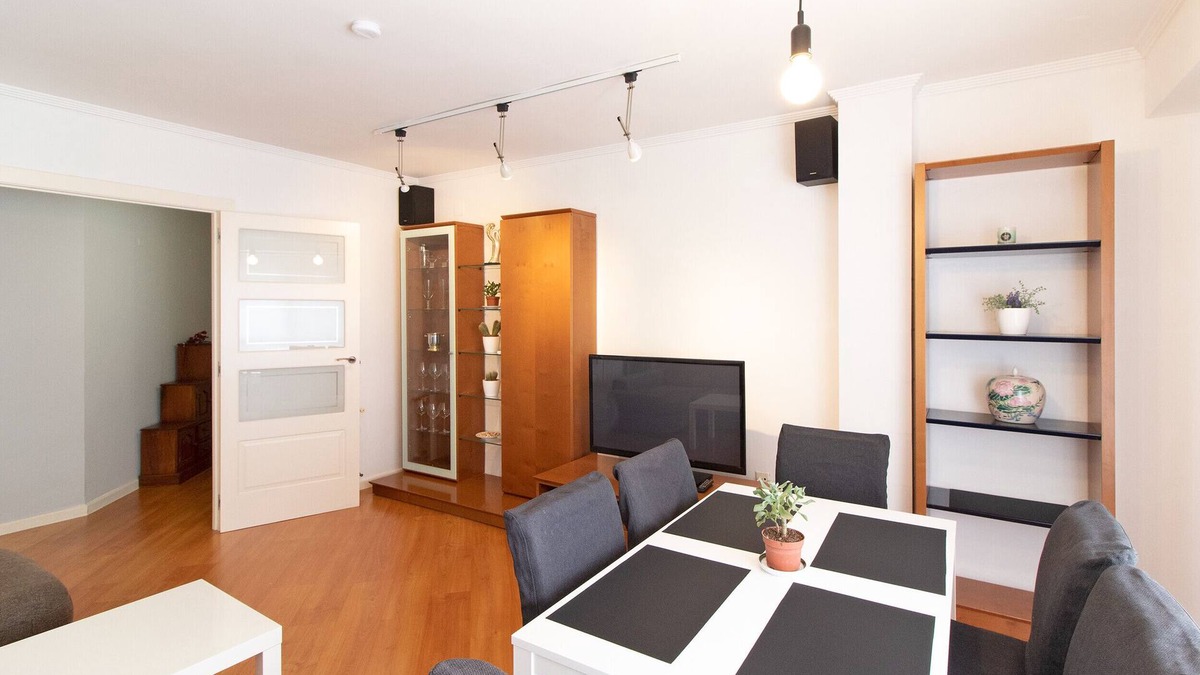 Port de Sagunt Apartment | Global Properties: Central 4-bedroom apartment