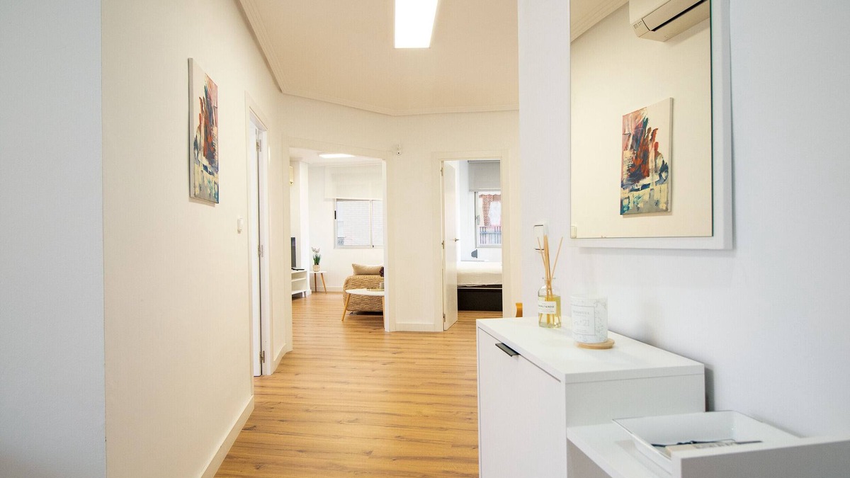 Port de Sagunt Apartment | Global Properties: Centrally located 4-bedroom property