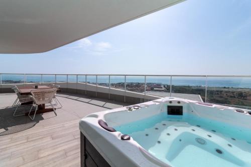 Canet de Berenguer Apartment | Global Properties, Nuevo apartamento con piscina privada y terraza con vistas al mar