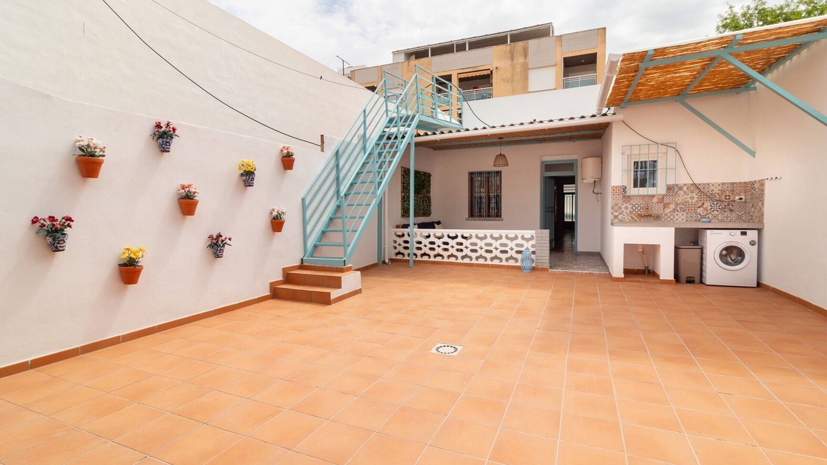 El Grau de Moncofa Ski Chalet | "Global Properties: Mediterranean Style Home in Moncofar